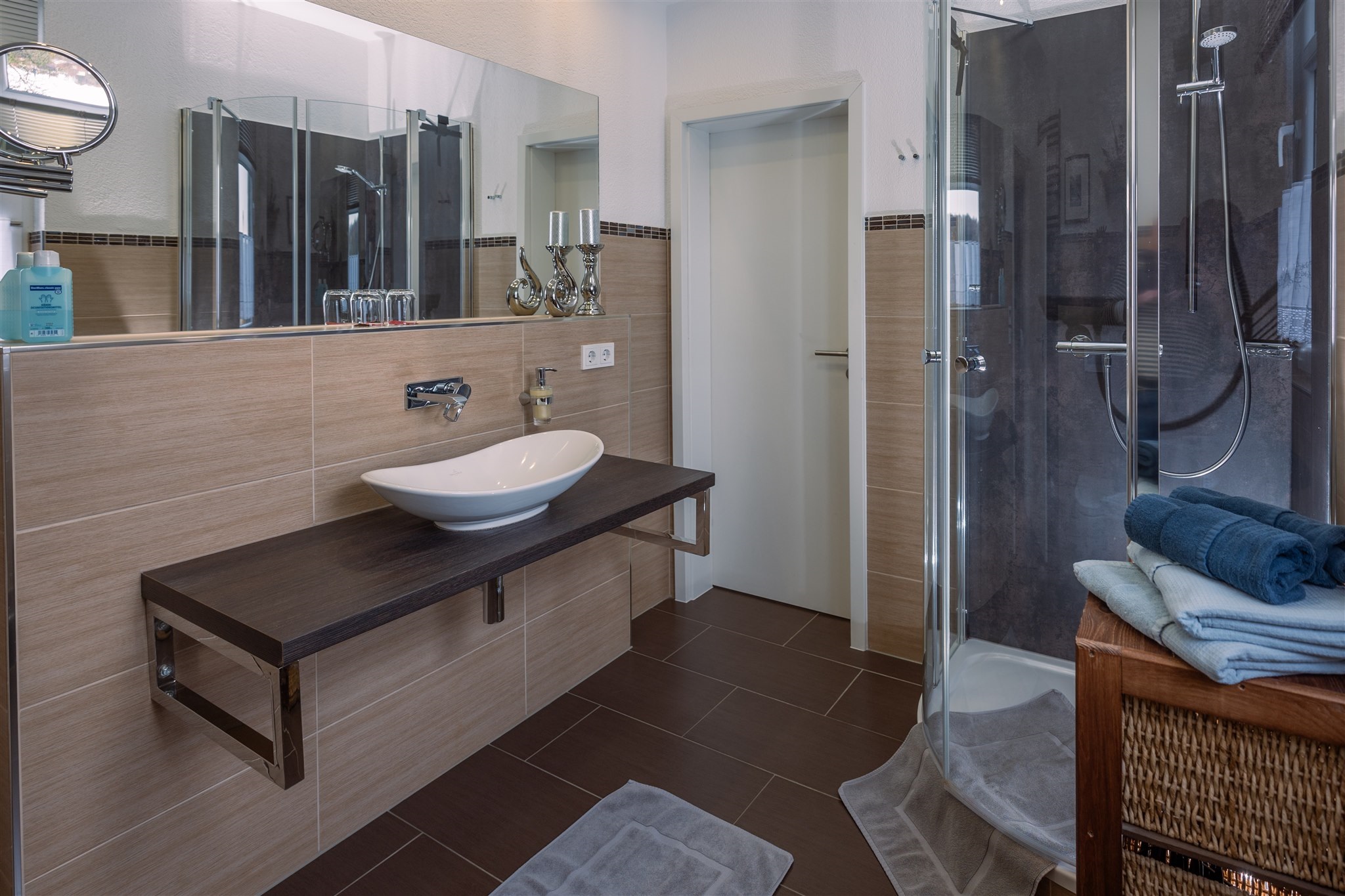 Bahnhof Droyßig - Alte Dienstwohnung im DG Bad