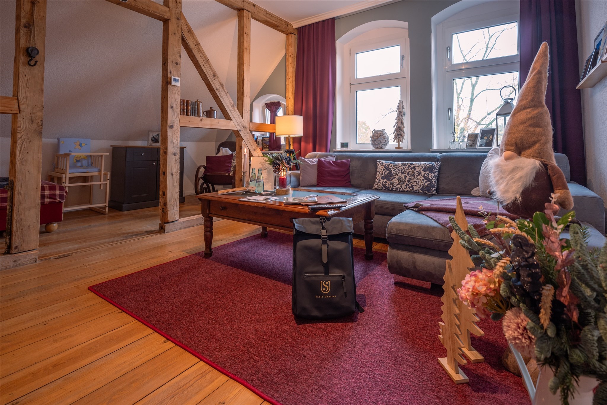 Bahnhof Droyßig - Alte Dienstwohnung im DG Wohnzimmer