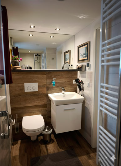 Bahnhof Droyßig - Bahnhäuschen Bad